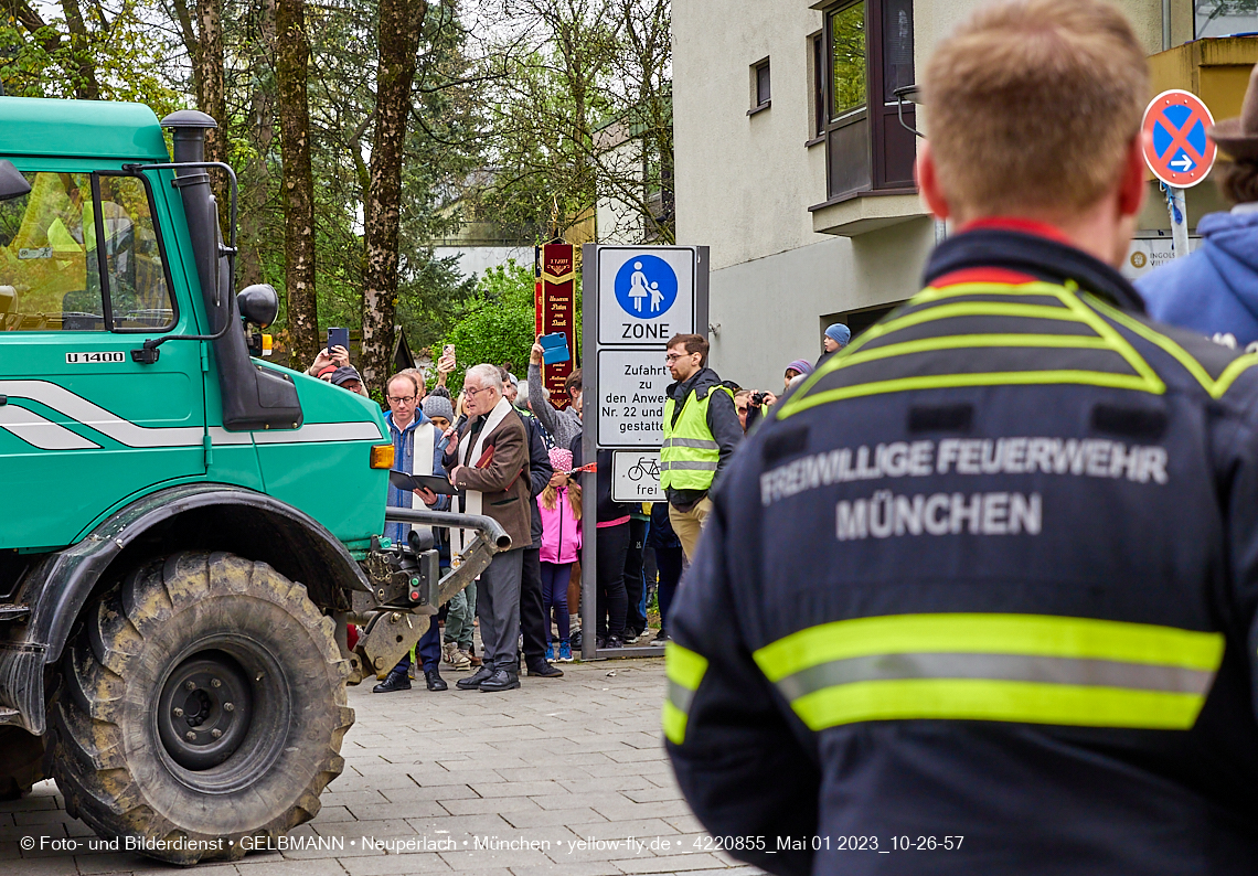 01.05.2023 - Maibaumaufstellung in Berg am Laim